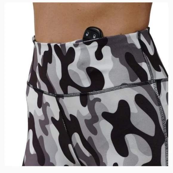 Camouflage Yoga leggings V shaped back - Picture 4 of 6